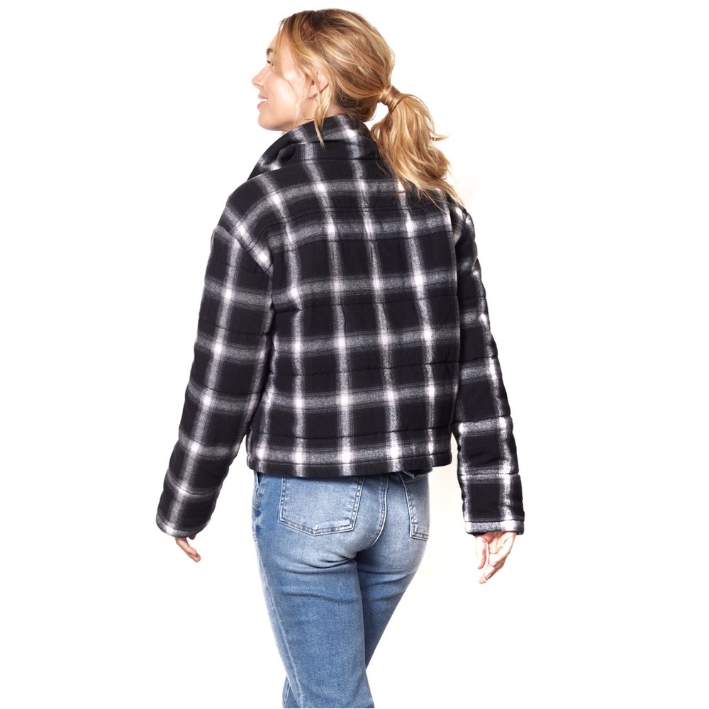 Evereve Lucy Cropped Full Zip  Black, White, and Gray Plaid Jacket - Picture 7 of 11